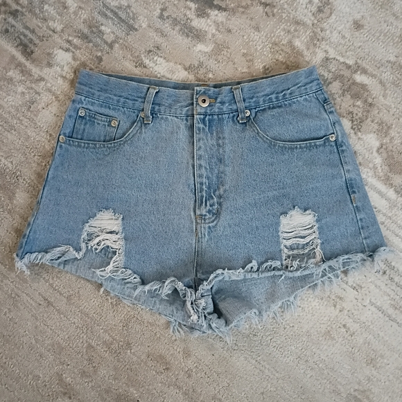 Love Tree Medium Size Light Wash Distressed Denim Shorts - Picture 2 of 4